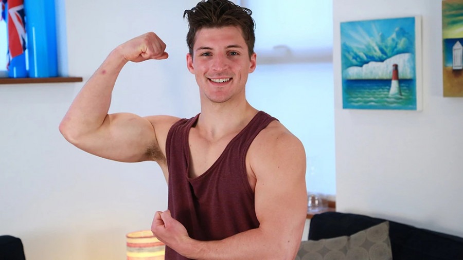 Jasper Knight – Straight Athlete Jasper Pumps Up His Body & His Uncut Cock Explodes