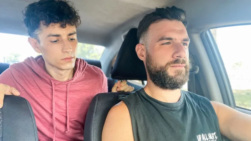 Rodrigo El Santo & Sebas Gold – A Familiar Passenger
