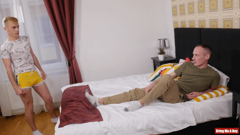 Paul Rudd & Jamie Kelvin – Not Going Anywhere