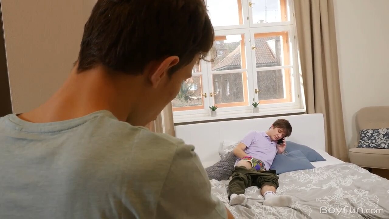 Liam Rose & Ollie Barn – Don’t Just Watch