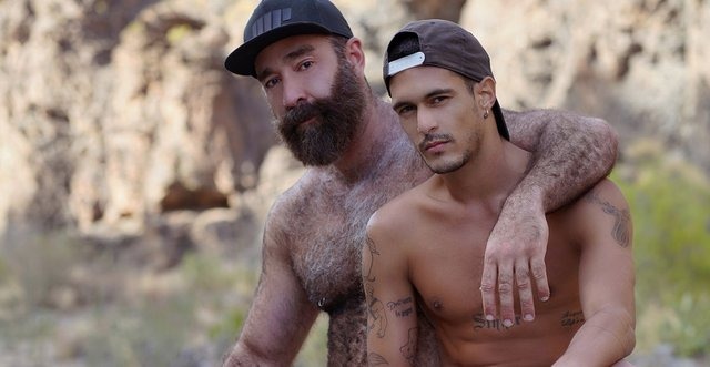 Ray Crosswell gets fucked behind a shack by Robhairy