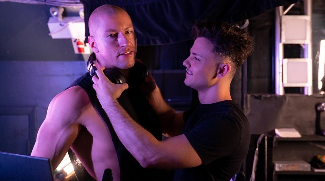 Cam Crawford and Enzo Muller – Play My Song