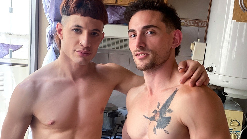 Ayun XXX and Matt Vi – What Happens In The Car