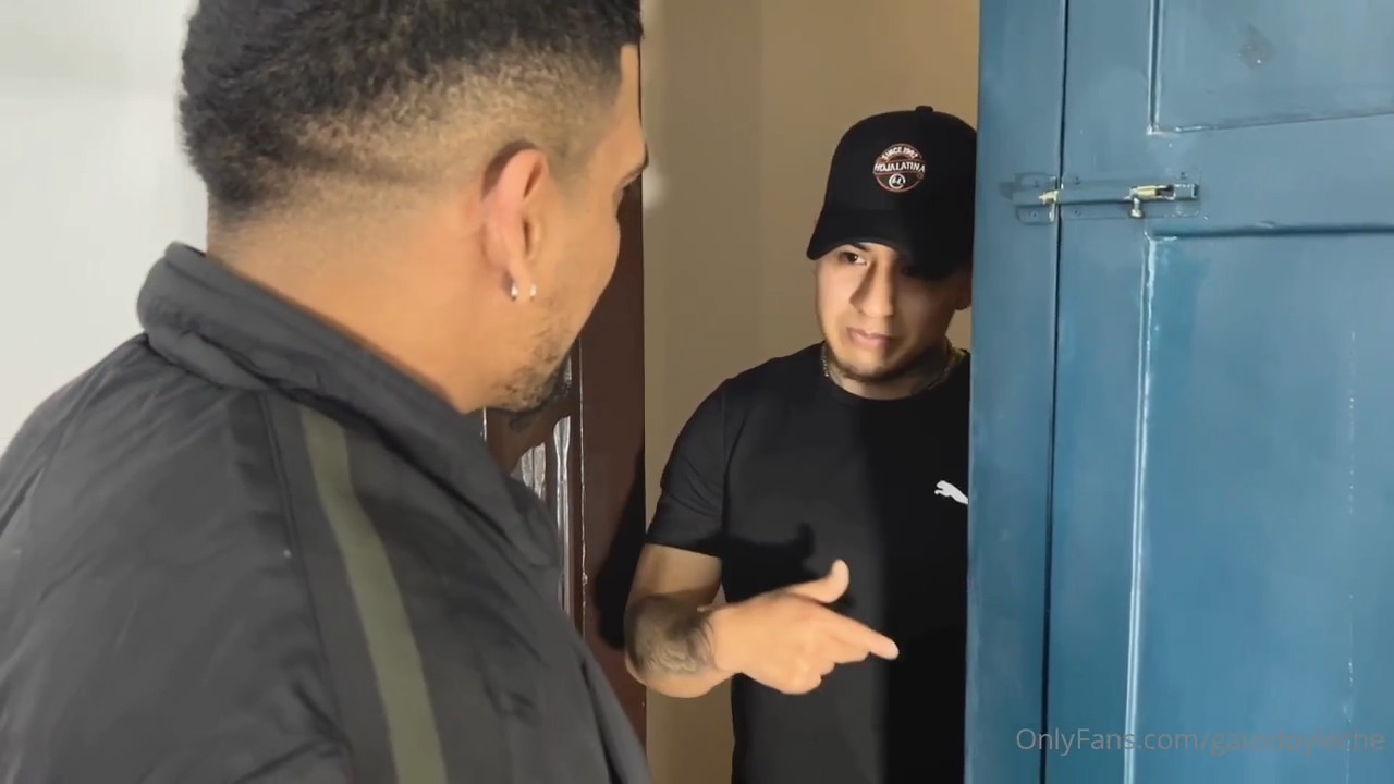 OF David Macedo and Fabian Hot – A good neighbor always helps