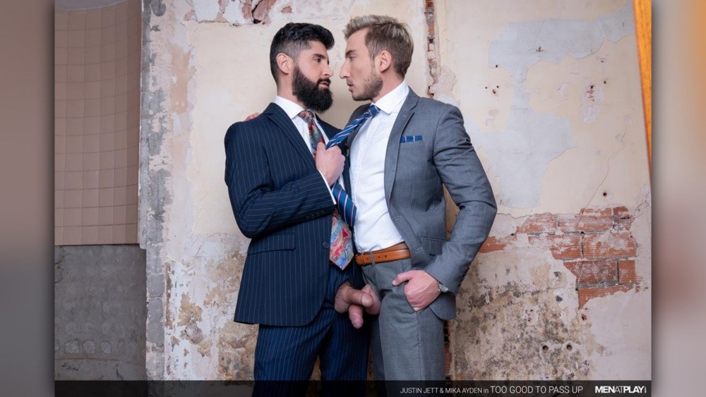 Justin Jett and Mika Ayden – Too Good To Pass Up