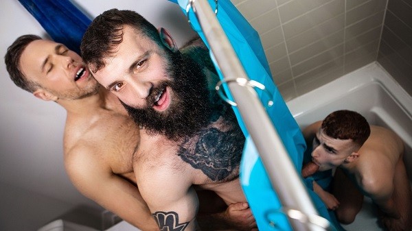 Glory-ous Shower Fuck – Alex Mecum, Markus Kage & Ryan Jacobs