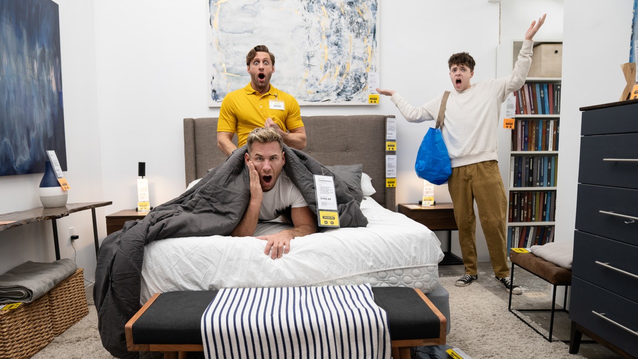 Dom King & Sumner Blayne – Sneaky Showroom Fuck