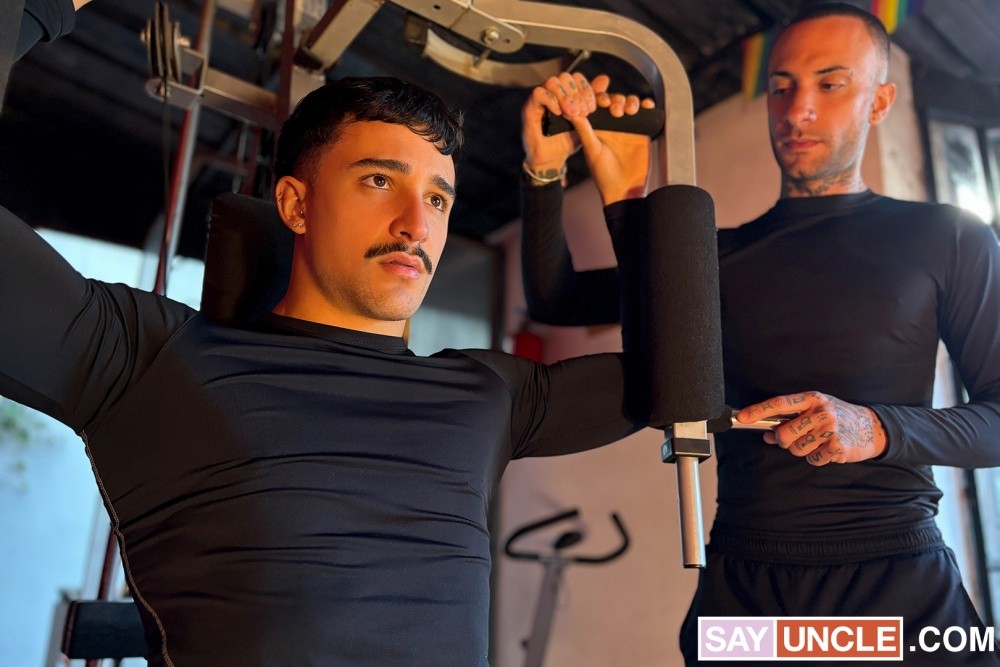 Dragon Rojo & Argentino XXL – Pair of Hunks Work Out their Dicks Together