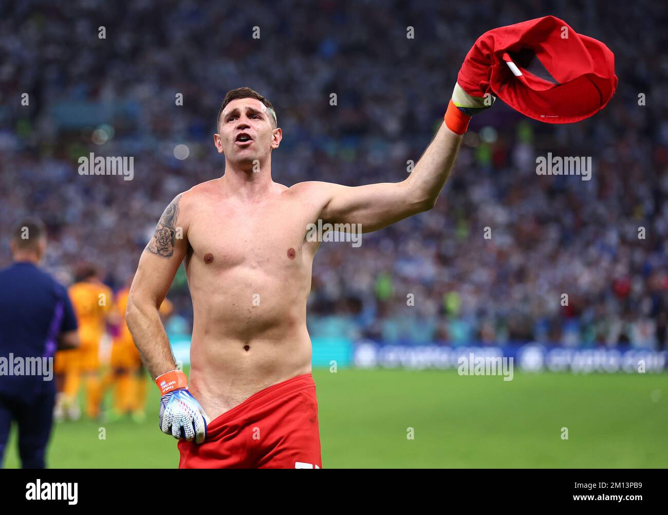 Video of the naked footballer Emiliano Dibu Martínez