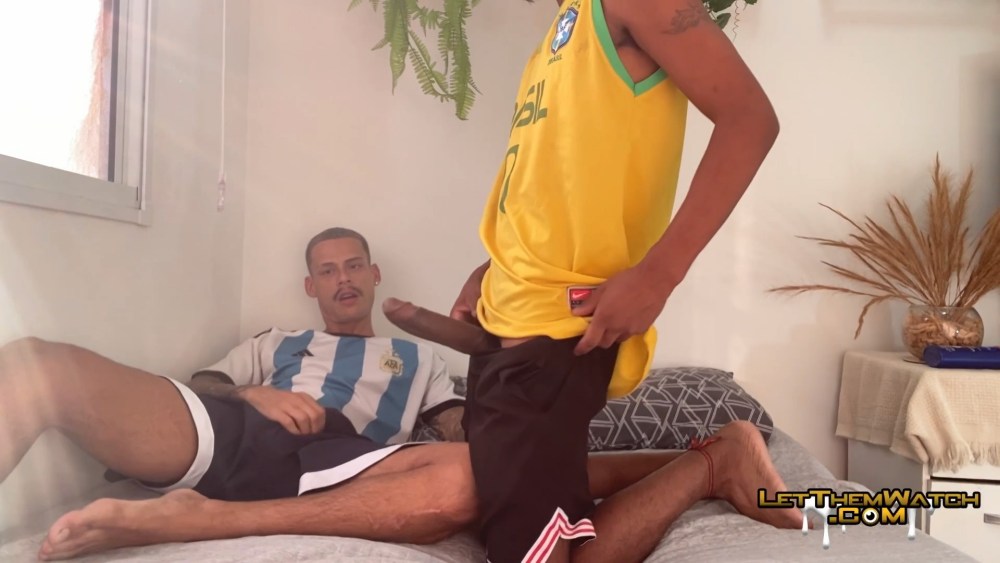 Capixo & Macho Blanco – XL Uncut Raw Macho Cock