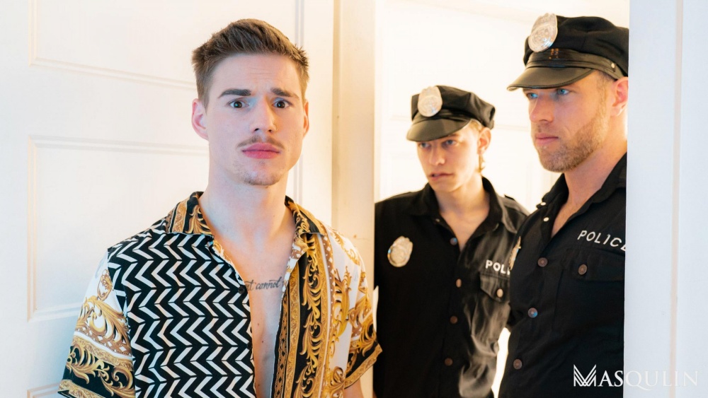 The Cops Want In – Filme Porno Gay