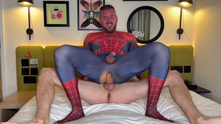 DuncanXXXXL & Wilson_Micael – Superhero Stretch