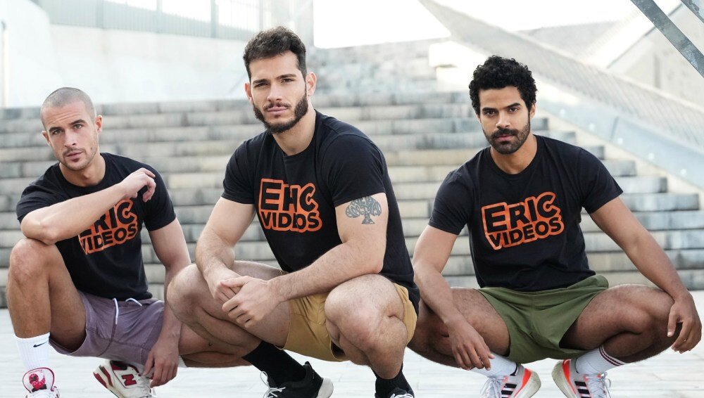 Evandro, Jack B & Ricky Hard – Ricky turns the guys on at the beach